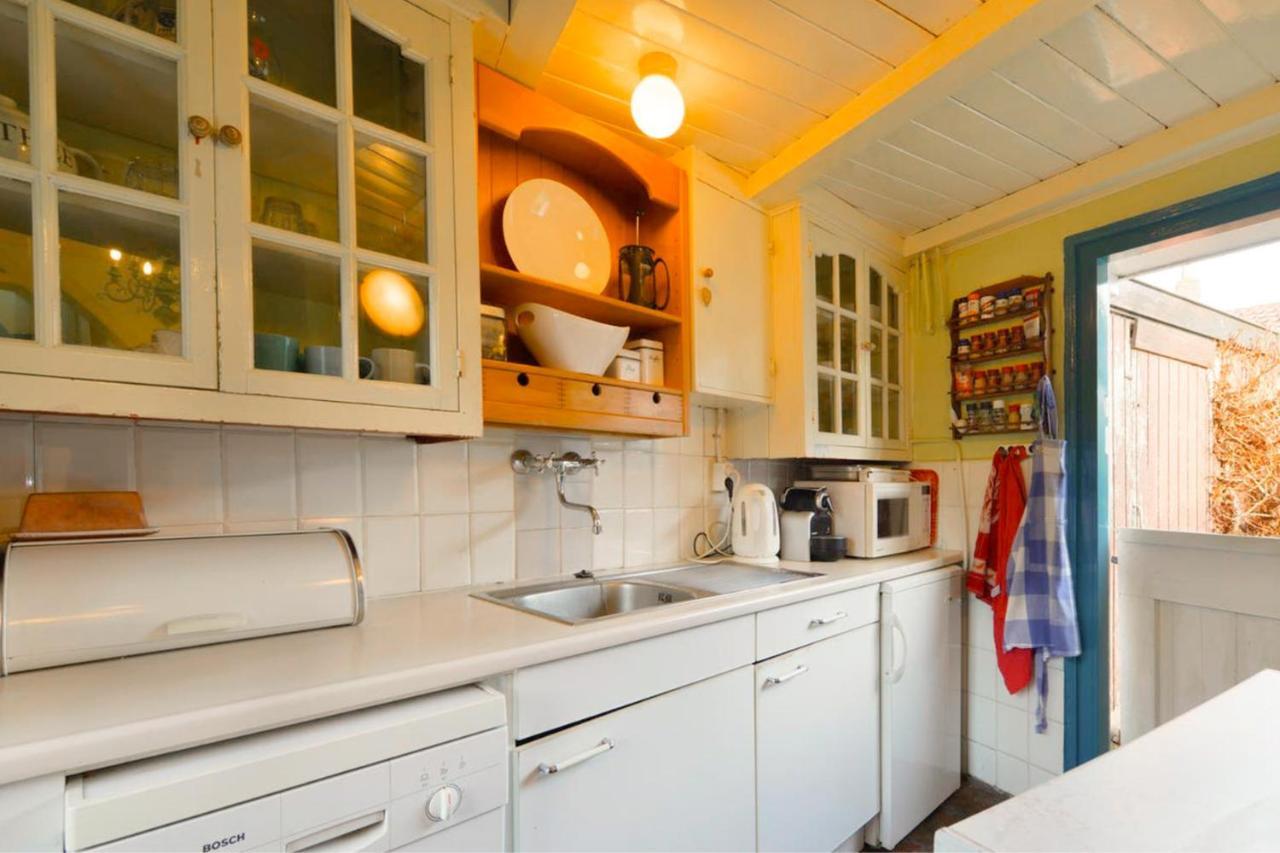 Rustic Retreat: Fireplace, Bbq, + Forest Access Burgh-Haamstede Esterno foto