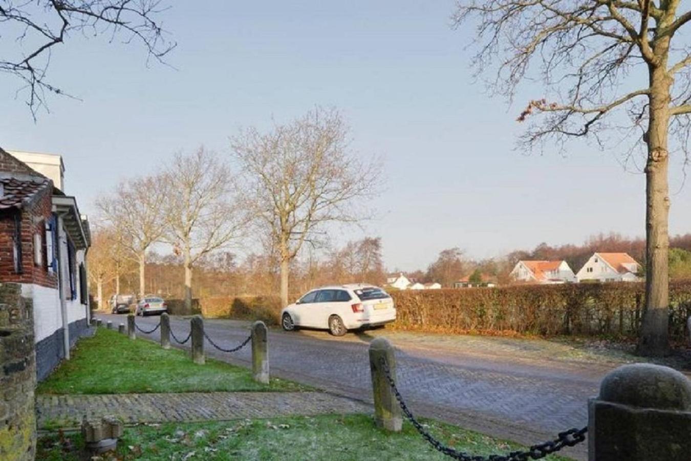 Rustic Retreat: Fireplace, Bbq, + Forest Access Burgh-Haamstede Esterno foto